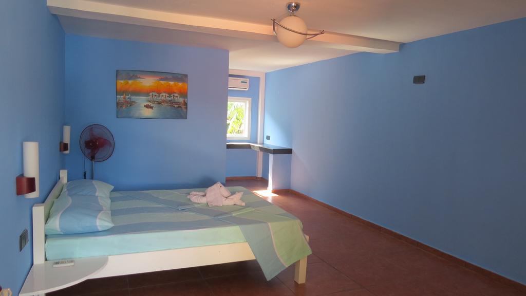 Binucot Beach Resort Ferrol Стая снимка