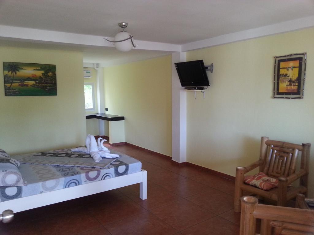 Binucot Beach Resort Ferrol Стая снимка